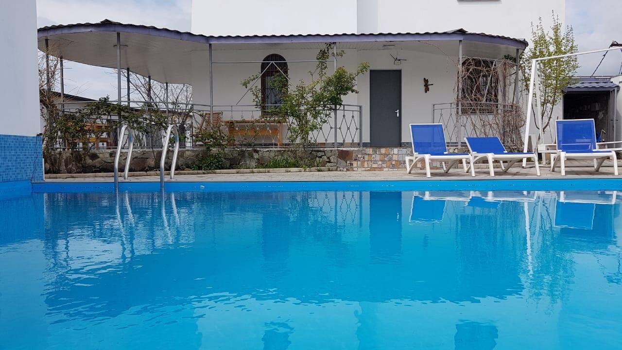 Загородные дома Laguna Villa with heated Pool, Sauna, Billiards at Bazaleti Lake Karsimaantkari-5